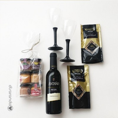 Kit vino "Los Novios" (Varios diseños de caja)