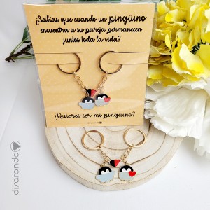 Pareja llaveros pingüinos