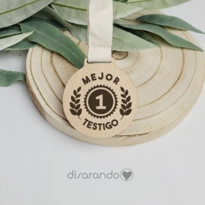 Medalla madera