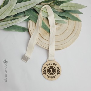 Medalla madera