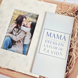 Cesta "Mamá estás en la flor de la vida"